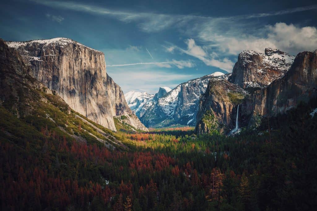 Yosemite Valley, California - Top 10 Best U.S. States For Hiking Ranked
