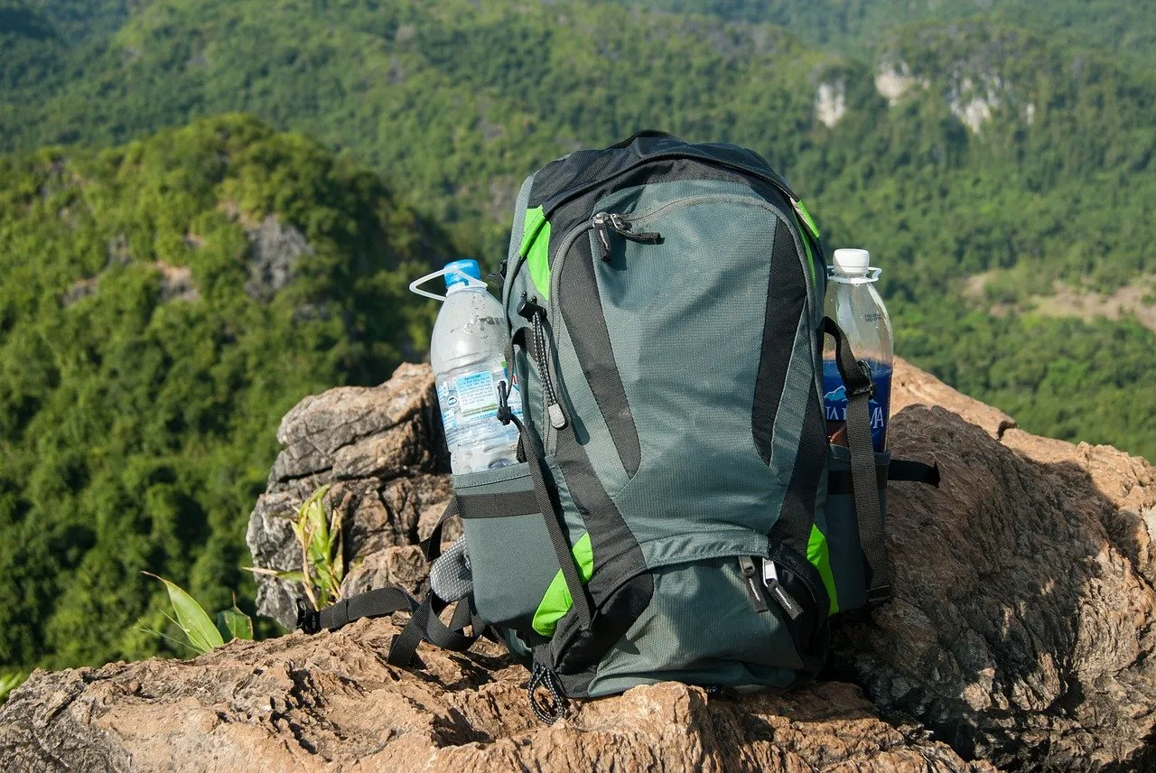 How Much Water to Bring On A Hike? A Definitive Guide - Hikers Daily