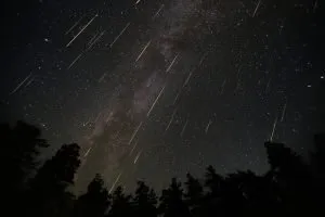 Hiking During a Meteor Shower: An Amazing Late Night Experience