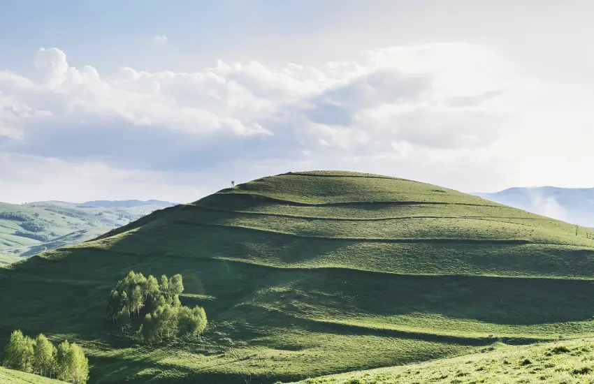 When Does a Hill Become a Mountain? (Definition and Differences